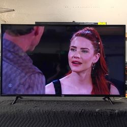 55 Inch Roku TCL 4k Smart Beautiful Tv Comes With Remote Control Shows Great Quality Clear Picture Works Fantastic Guaranteed 