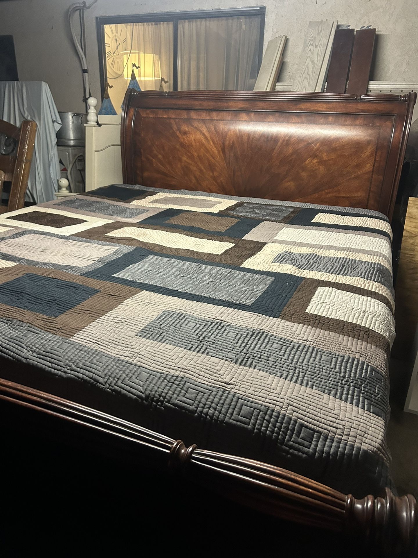 CAMA KING SIZE COMPLETA MADERA SOLIDA INCLUYE COLCHÓN