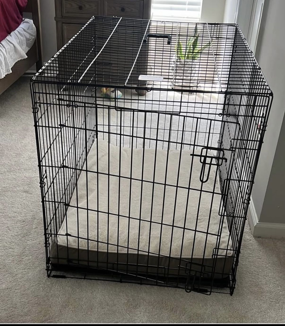 Large crate for Medium or Large dog w/ dog crate water bowl.