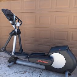 Life Fitness Elliptical 