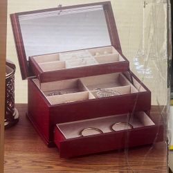jewwlery box 