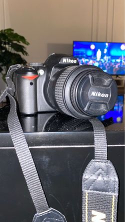 Nikon D3000 with 18-55mm lense