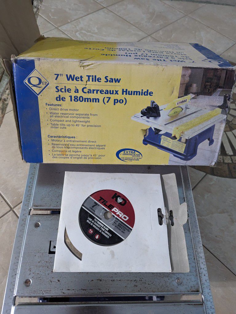 7" Wet Tile Saw - 2 blades included - in good working condition