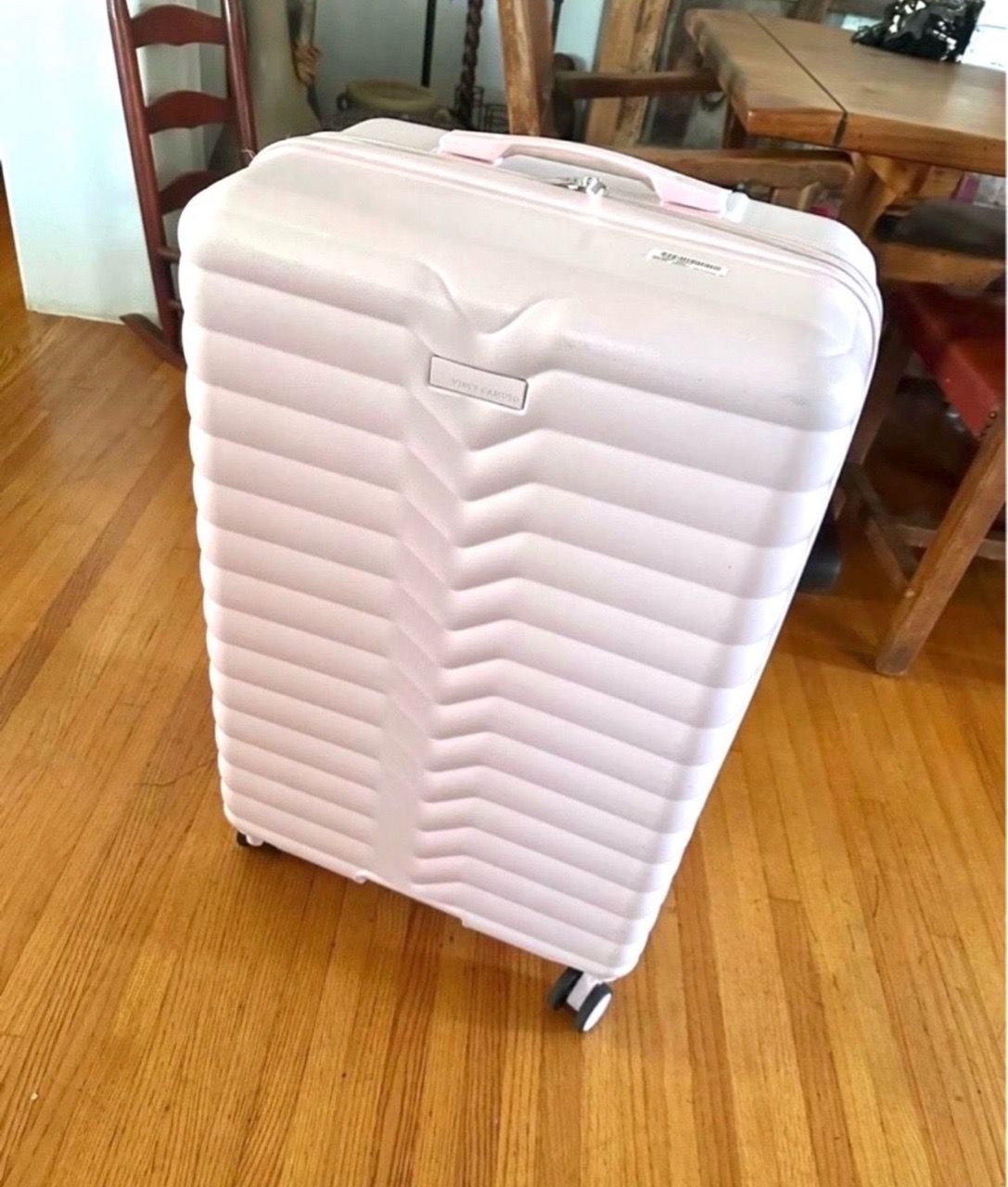 Vince Camuto Large Spinning Luggage 28” inch for Sale in Long Beach, CA ...