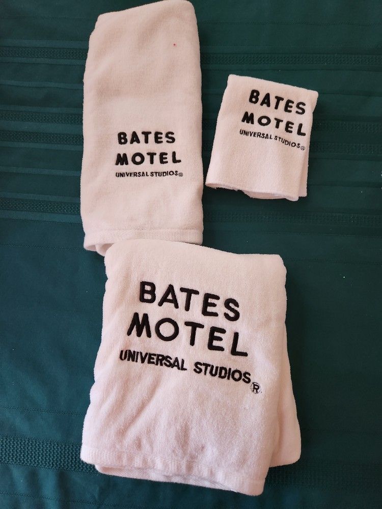 Bates Motel Towel Set