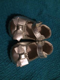 Pedi pend girls 0-6 month us 2.5-3.5 shoes silver black sole all leather bows ankle strap