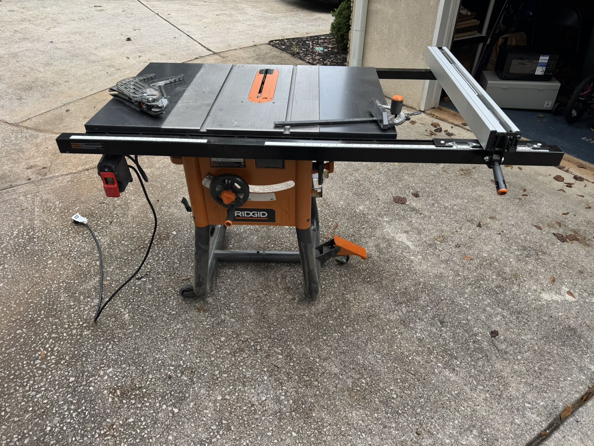 Ridgid R4512 10” Table Saw with Accessories – $300 OBO