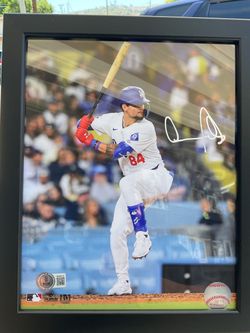 Los Angeles Dodgers Andy Pages Autographed 8x10 Photo comes with a COA.