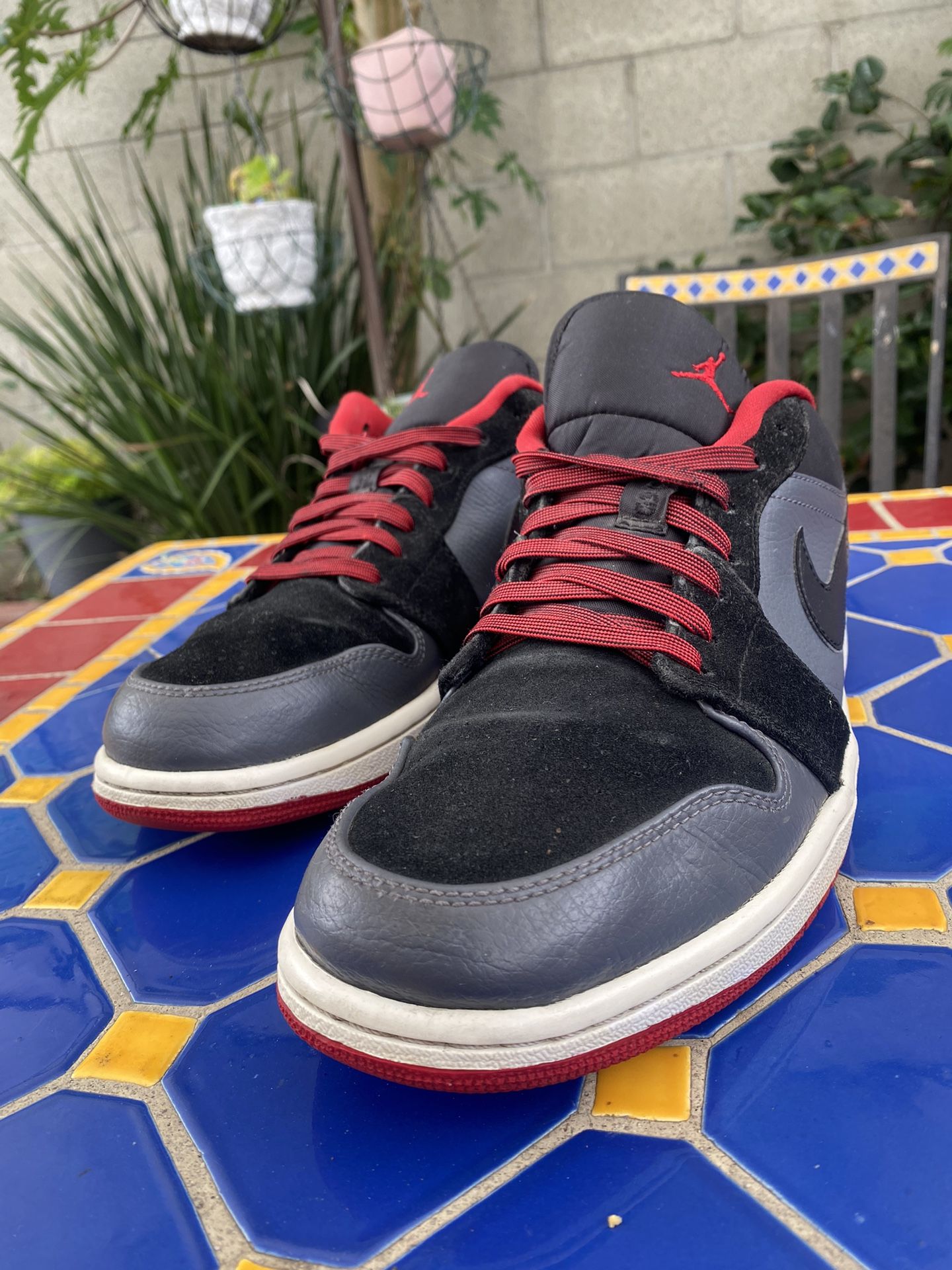 Air Jordan 1 Gray Black Red