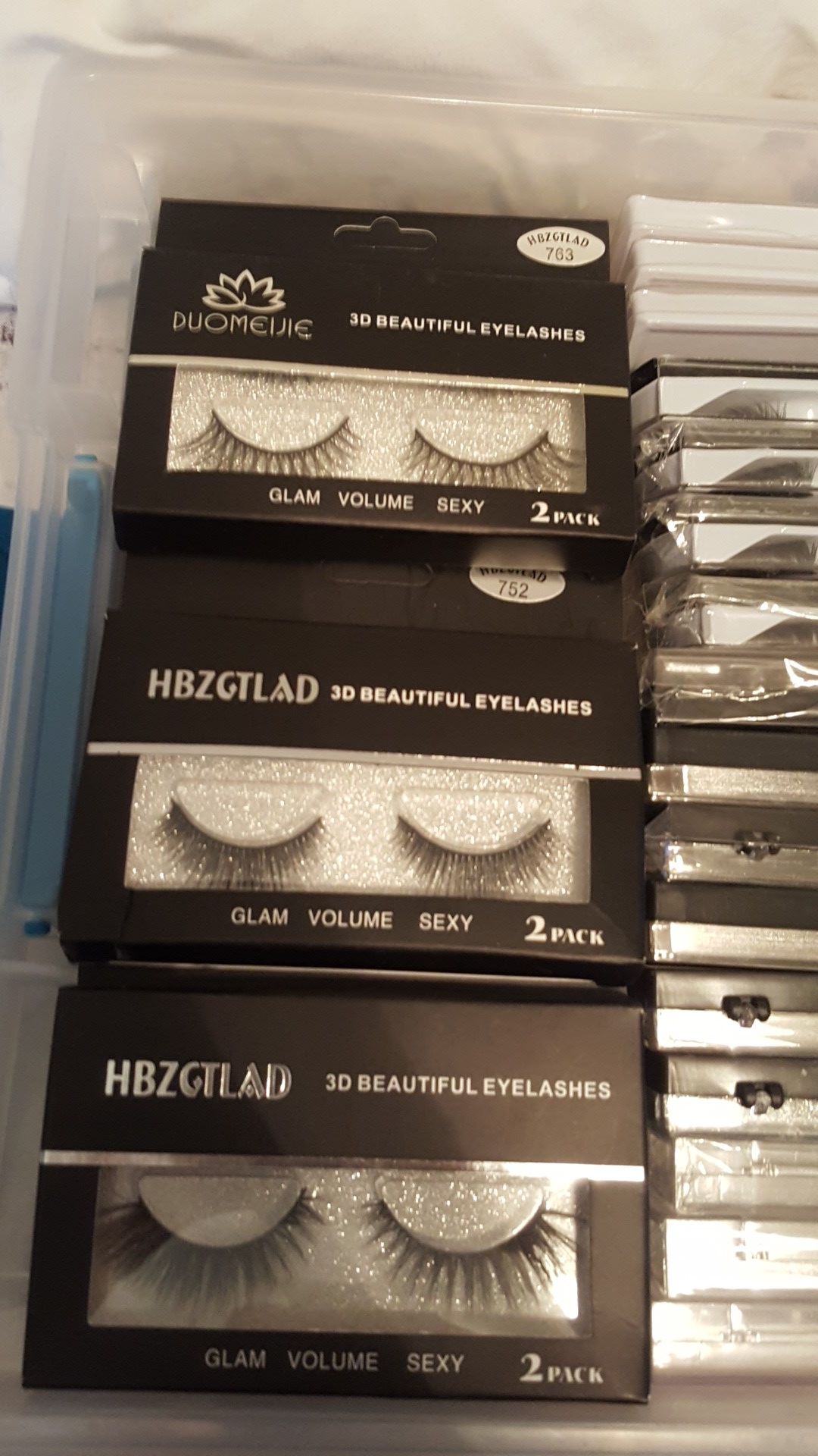 eyelashes