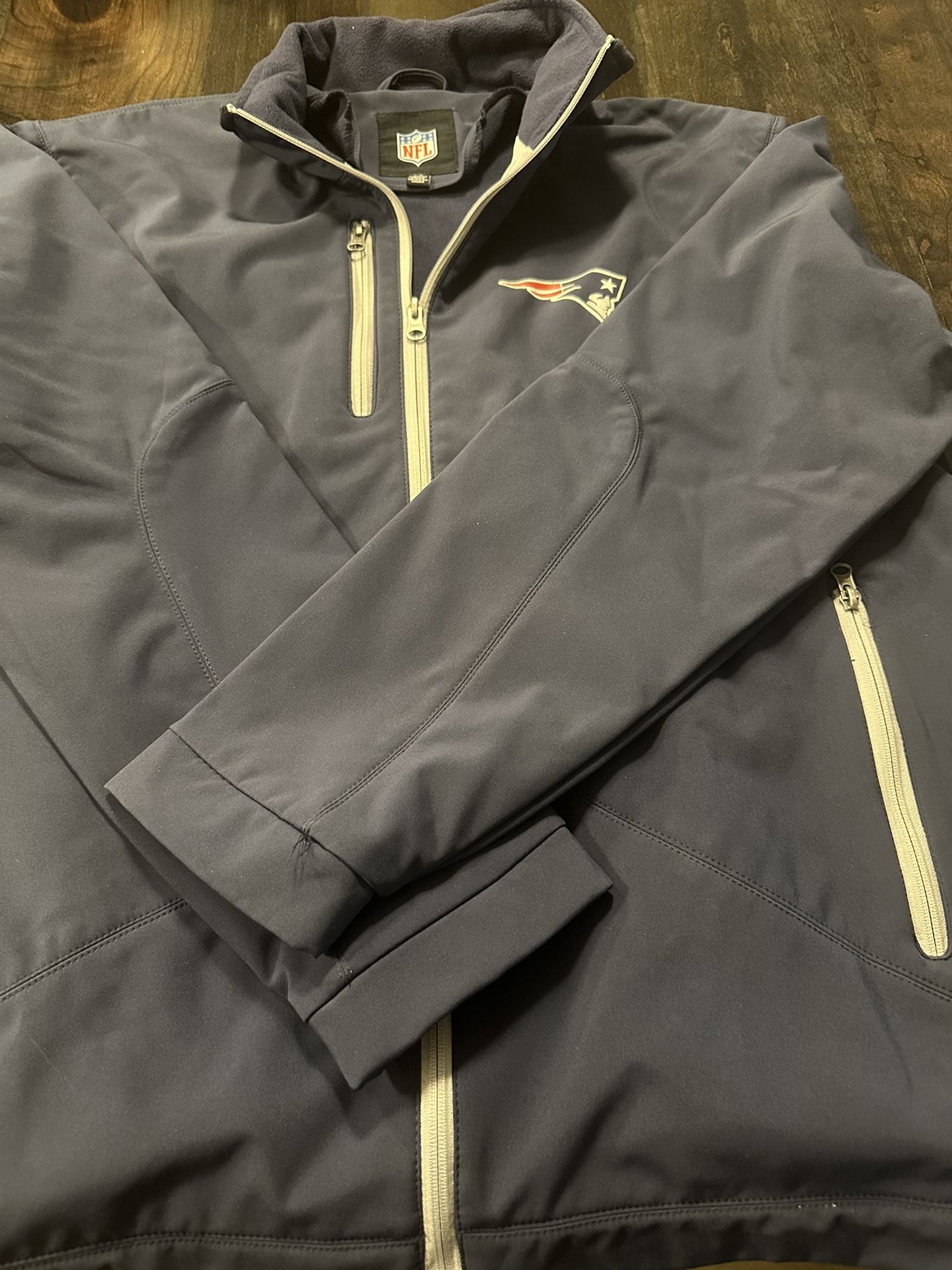 MEN’S LARGE NFL PATRIOTS WARM JACKET