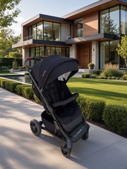 Nuna TAVO Next Stroller with Removable Seat Backing Cushion! Slim easy fold. Great condition! Retails $700