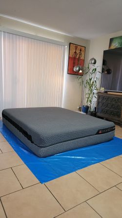 QUEEN SIZE MATTRESS FOR SALE, DOBLE SIDED, IN GREAT CONDITION, FREE DELIVERY