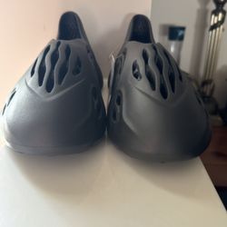 Yeezy Foamrunner “onyx”