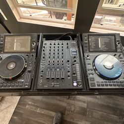Denon Dj Setup - 2 SC6000, X1850 Mixer And Odyssey Case 