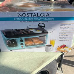 Camping Kitchen Breakfast Station 