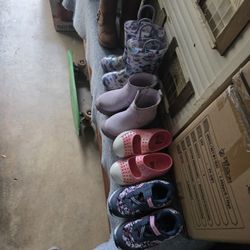 Bulk deal  all are size 7 except the saucony which are an 8