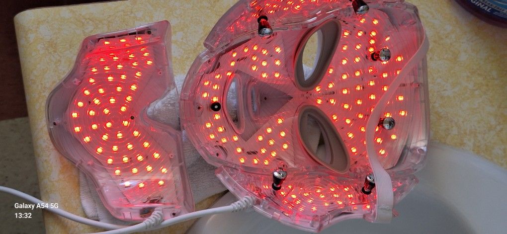 Light Therapy LED facemask