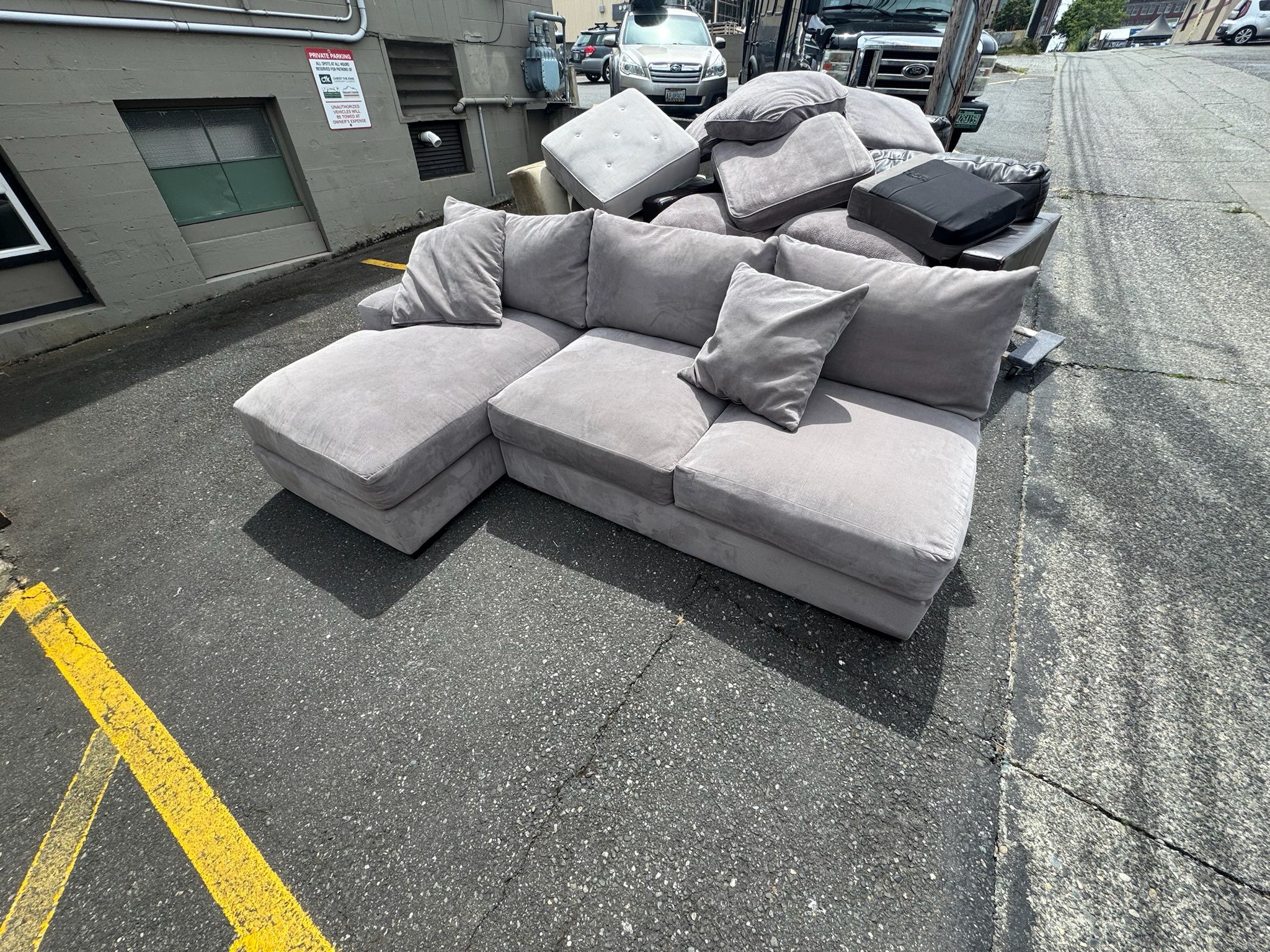 Sectional Couch (WE DELIVER)