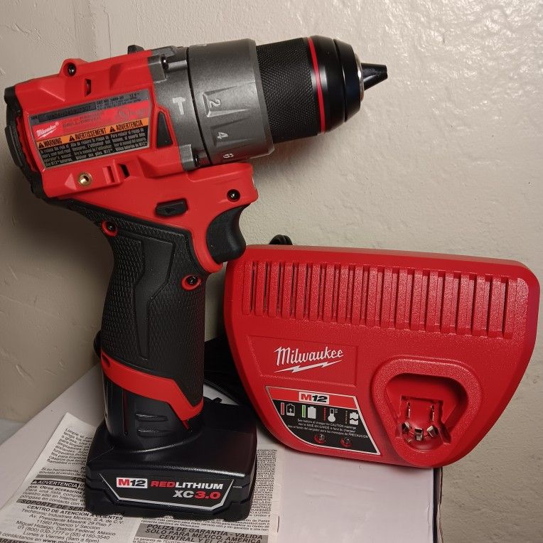 Milwaukee M12 Fuel Hammerdrill