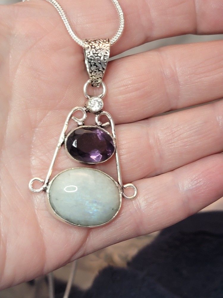 Solid 925 Silver Pendant Necklace With Moonstone, Purple A.ethyst And White Topaz In It.