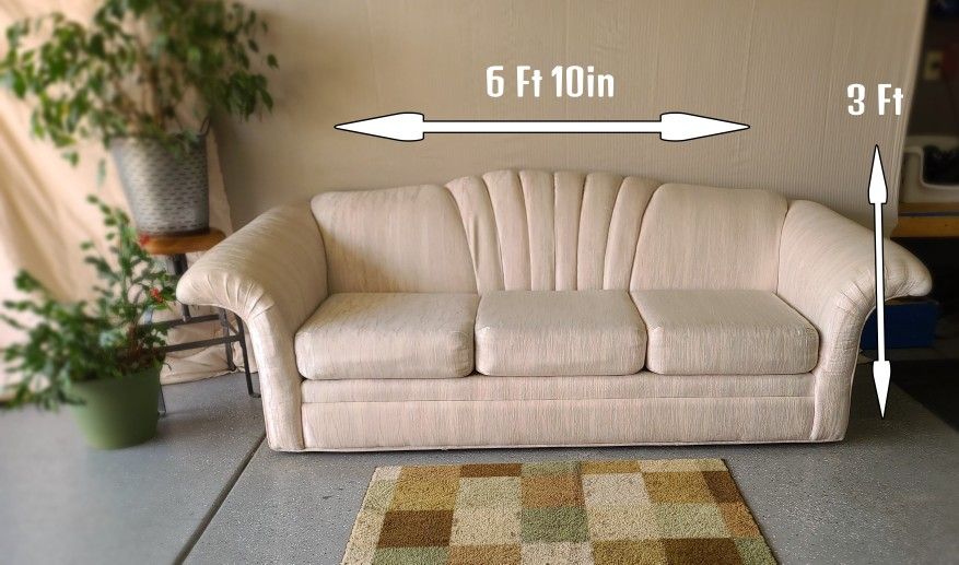 Excellent Quality Schweiger Sofa Couch Free Delivery
