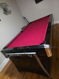 HARDVARD POOL AND AIR HOCKEY TABLE