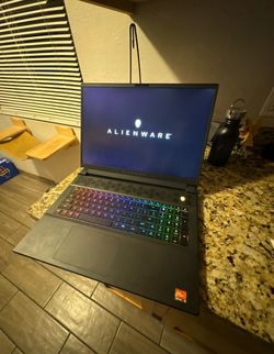 Alienware m18 r1