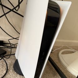 Playstation 5 disc. Version (controller, charger, 3 games included)