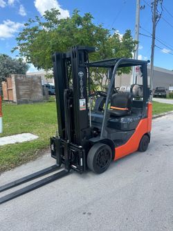 Toyota Forklift 5,000 Lbs 