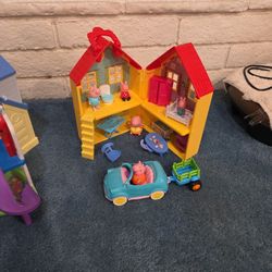 PEPPA PIG HOUSE,  CHARACTERS,  CAR AND PULL ALONG  TRAILER SEE DESCRIPTION 