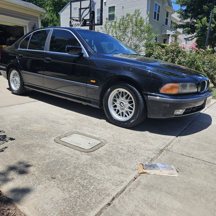 2000 BMW 528i