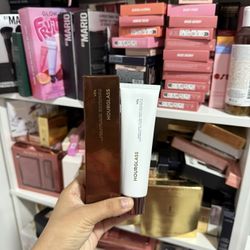 Hourglass  Veil Mineral Primer FIRM PRICE ! 🤍