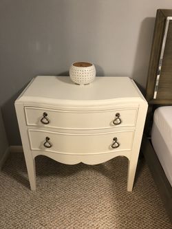 Beautiful Brand New Tommy Bahamas Night stand / chest of Drawers / coffee table