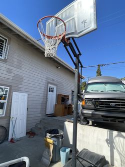 Basketball hoop