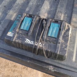 Cargador De Baterías Makita 