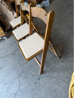 Sillas de madera color frut