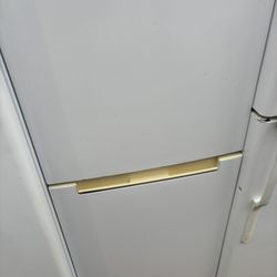 Small refrigerator Will Deliver And Install