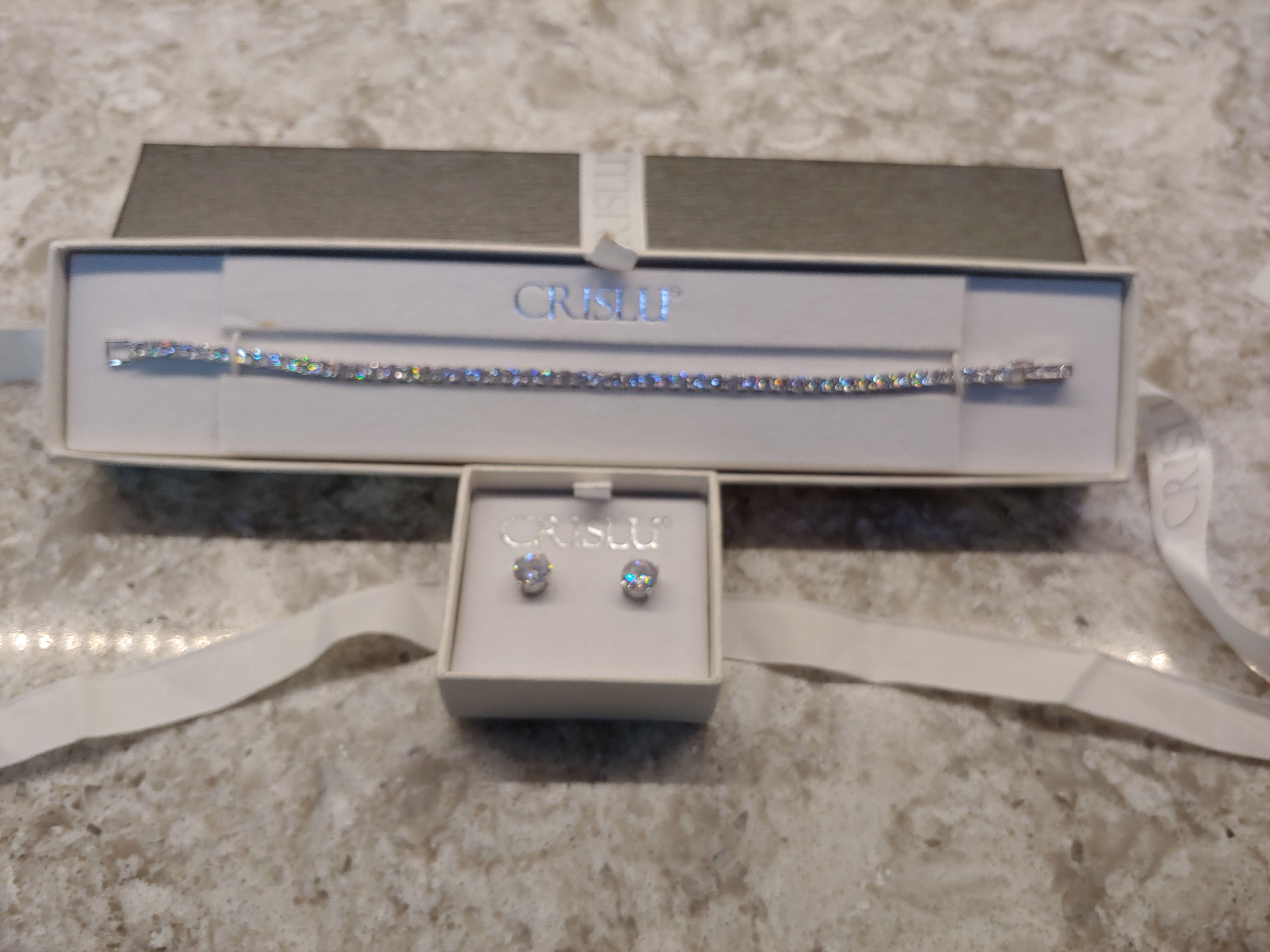 Crislu Bracelet an d Earrings set