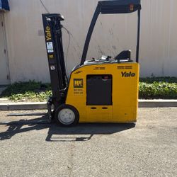 2016 Yale esc030 forklift