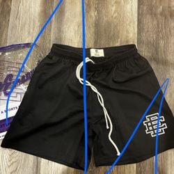 EE SHORTS SIZE M