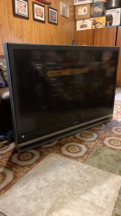 Sony Wega 52” W/remote Control $150