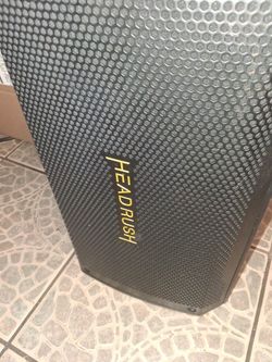 Headrush FRFR-108 MKII 2000- watt 1x8 inch powered speaker cabinet.