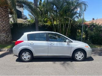 2013 Nissan versa