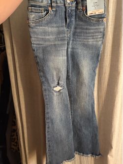 Brand new size 6 cat and Jack jeans with tags