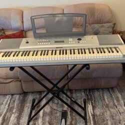 Yamaha Portable Electronic Grand Piano DGX-220