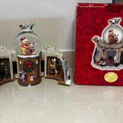 Disney Winnie The Pooh family treehouse Musical Snow globe 