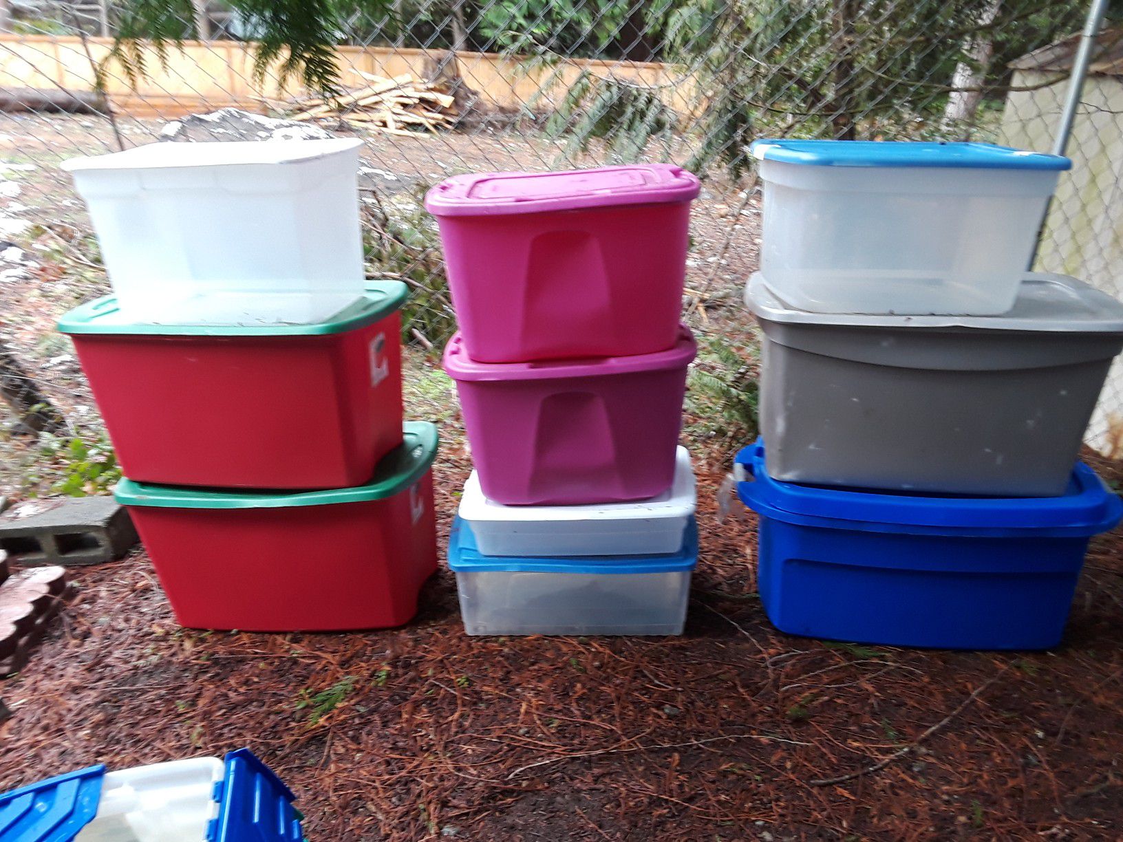 10 plastic storage containers/bins
