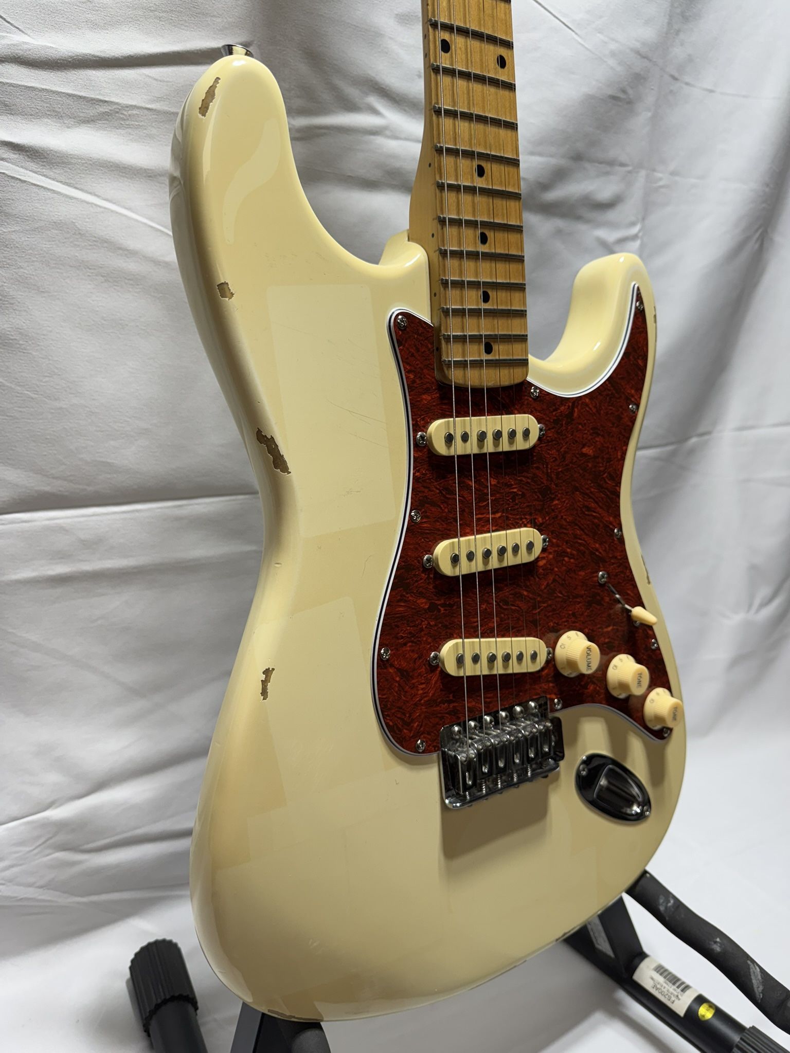 “NO TRADES” 1992 Squier Stratocaster 3s Antique Yellow Relic Style