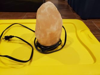 Himalayan Salt Light (needs new bulb)
